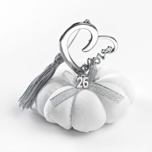 Γούρι 2026 Λευκή Υφασμάτινη Κολοκύθα με Ασημί Καρδιά