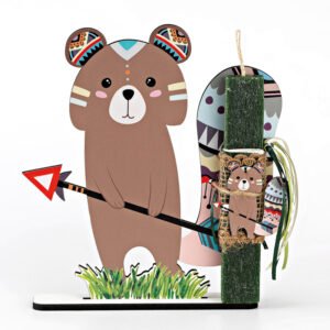 Αρωματική Λαμπάδα 20cm Πάνω σε Ξύλινη Βάση με Θέμα Ινδιανάκι Αρκουδάκι