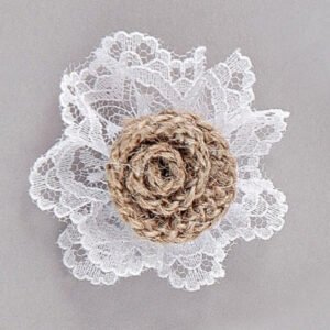 Υφασμάτινο Λουλούδι από Λινάτσα και Δαντέλα