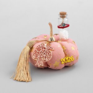 Γούρι 2026 Ροζ Υφασμάτινη Κολοκύθα με Ροζ Χρυσό Ρόδι