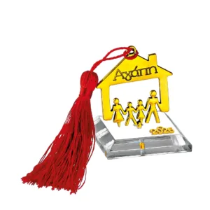 Γούρι 2026 Plexiglass Βάση με Χρυσό Σπίτι και Οικογένεια