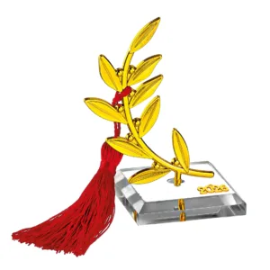 Επιτραπέζιο Γούρι 2026 Χρυσό Κλαδί Ελιάς με Διάφανη Βάση Plexiglass