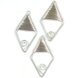 Ασημί Μεταλλικός Ρόμβος με Τρύπα 6.2cm