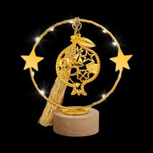 Φωτιζόμενο Γούρι 2026: Χρυσό Ρόδι σε Ξύλινη Βάση | Επιτραπέζιο