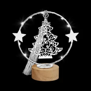 Φωτιζόμενο Γούρι 2026: Ασημί Χριστουγεννιάτικο Δέντρο σε Ξύλινη Βάση | Επιτραπέζιο LED