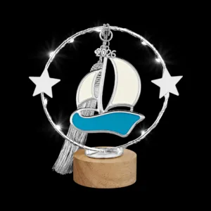 Φωτιζόμενο Γούρι 2026: Καράβι LED (13cm) σε Ξύλινη Βάση | Επιτραπέζιο