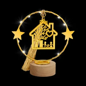 Φωτιζόμενο Γούρι 2026: Χρυσό Σπίτι & Οικογένεια LED (13cm) | Επιτραπέζιο