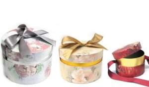 ΚΟΥΤΙ ΣΤΡΟΓΓΥΛΟ ΜΕ ΣΑΤΕΝ ΚΟΡΔΕΛΑ 12cm x 8cm