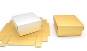 ΧΑΡΤΙΝΟ ΚΟΥΤΙ ΜΕ ΚΑΠΑΚΙ ΧΡΥΣΟ/ΑΣΗΜΙ 13cm x 13cm x 6cm