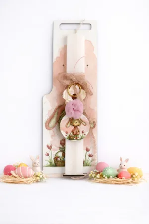 Χειροποίητη Αρωματική Πασχαλινή Λαμπάδα με Ξύλινη Βάση & Διακοσμητικό "Κοριτσάκι Λαγουδάκι"